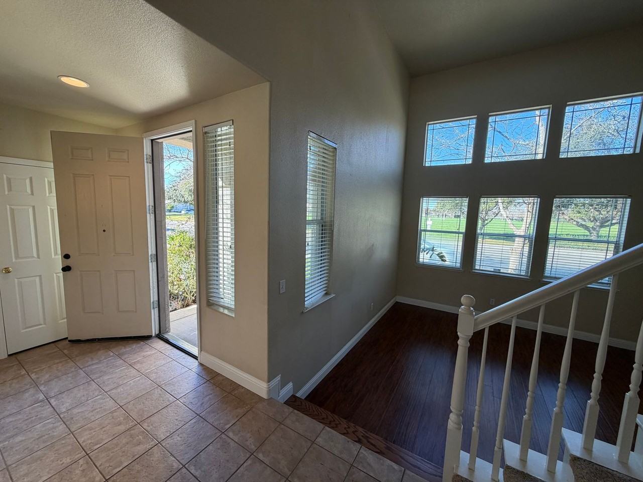 2300 Bastona Dr - Photo 4 of 42