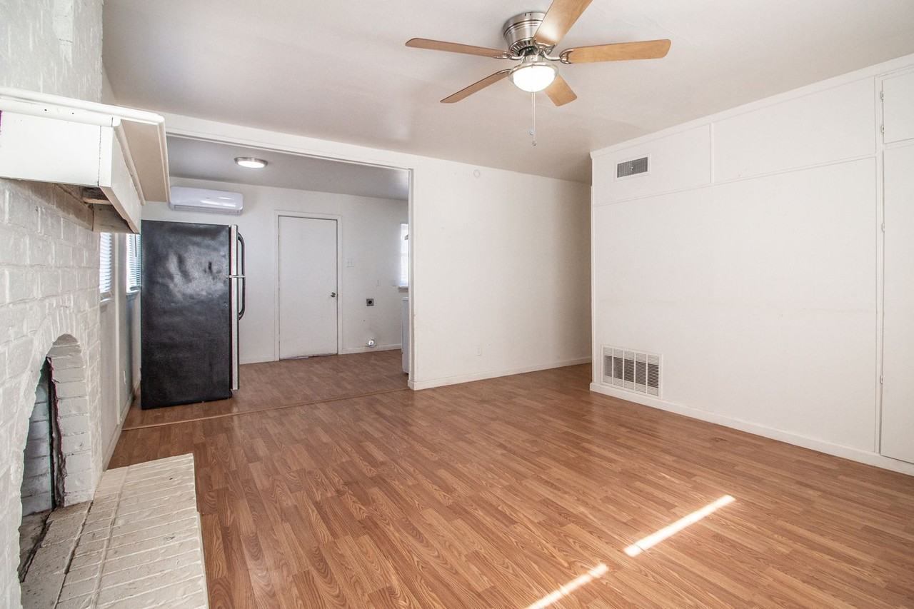 3304 Itasca St - Photo 5 of 13