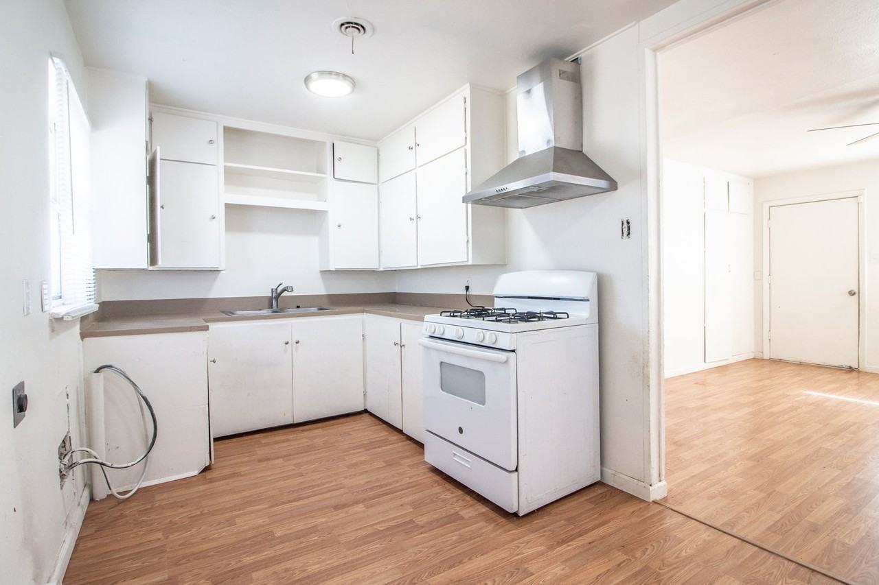 3304 Itasca St - Photo 6 of 13