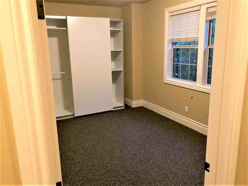 882 Nw 26th St - Photo 4 of 18