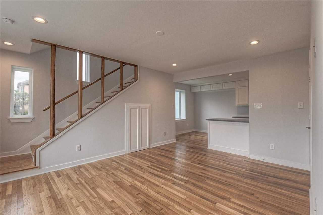 1822 25th St - Photo 3 of 18