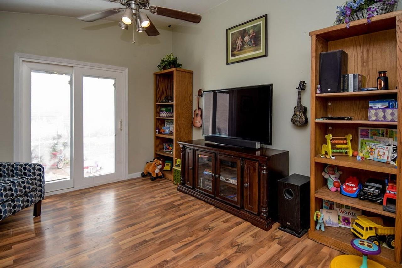 1654 Maplewood Way - Photo 7 of 14