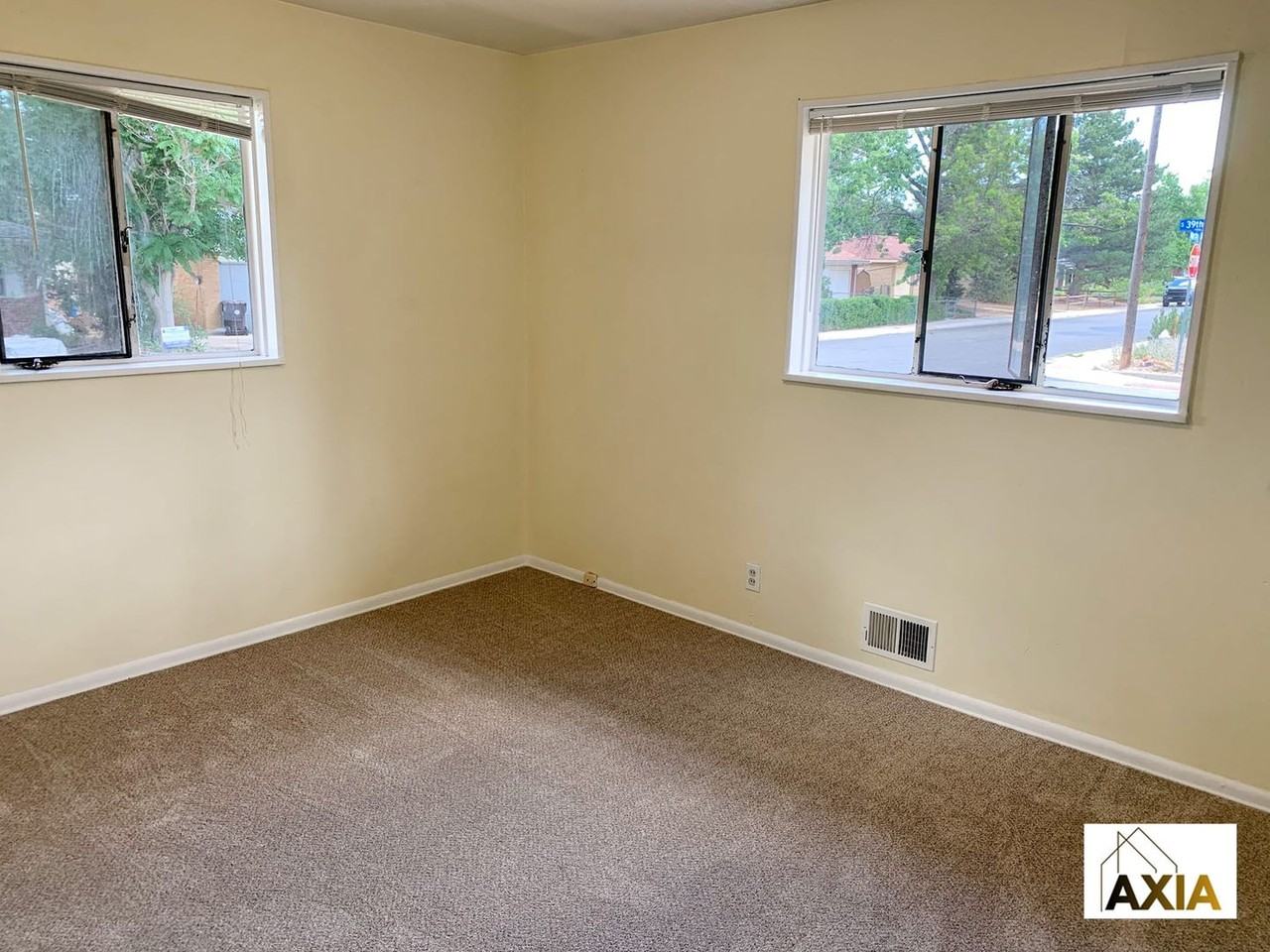 205 S 39th St - Photo 6 of 13