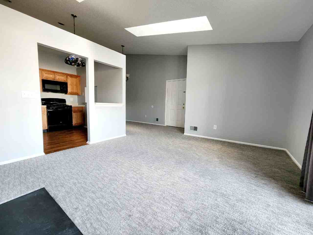 980 Juniper Way - Photo 3 of 16