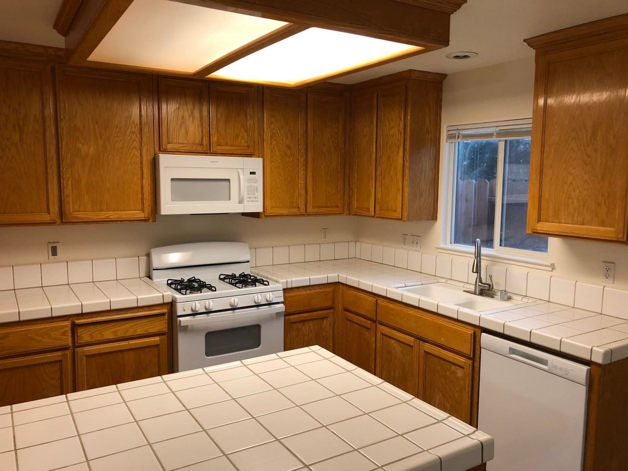 13337 Skyline Blvd - Photo 3 of 10