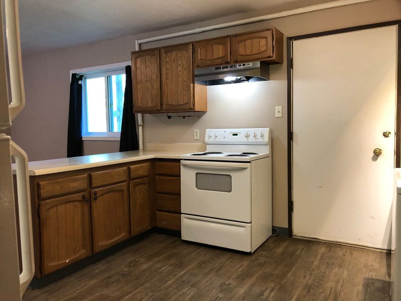 1122 Matthew Circle - Photo 2 of 17