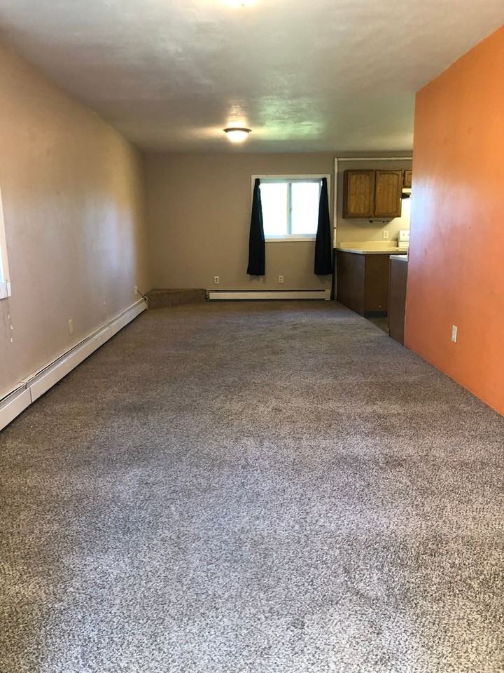 1122 Matthew Circle - Photo 3 of 17