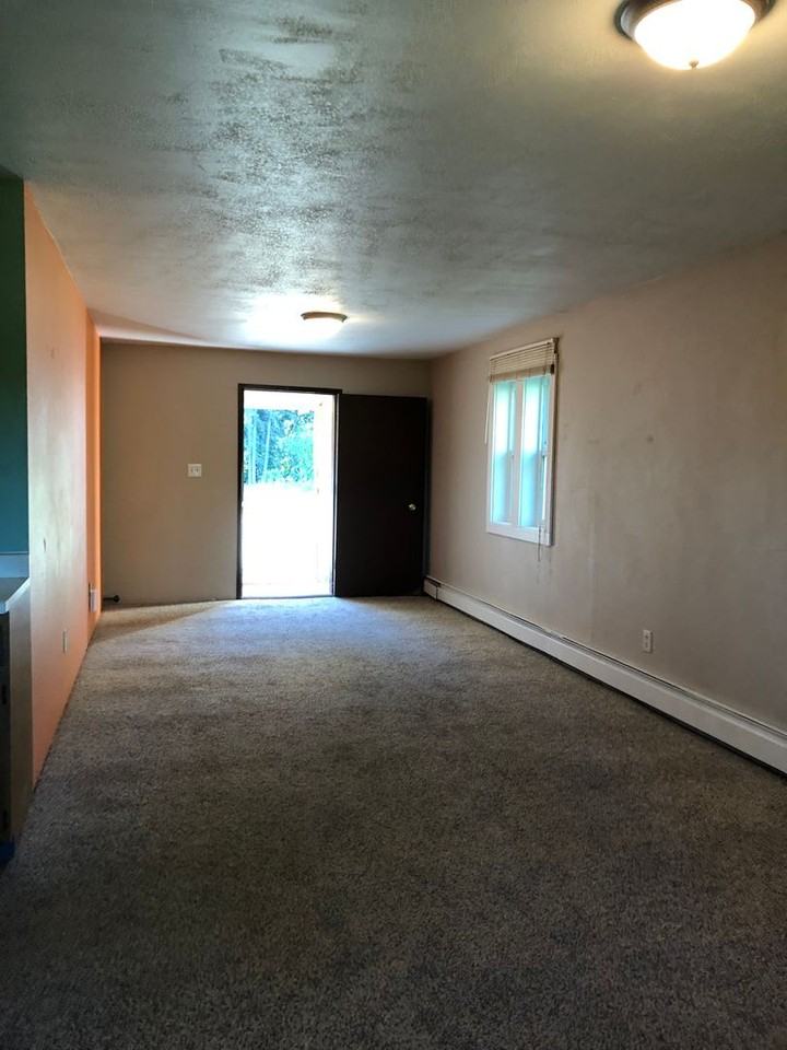 1122 Matthew Circle - Photo 4 of 17