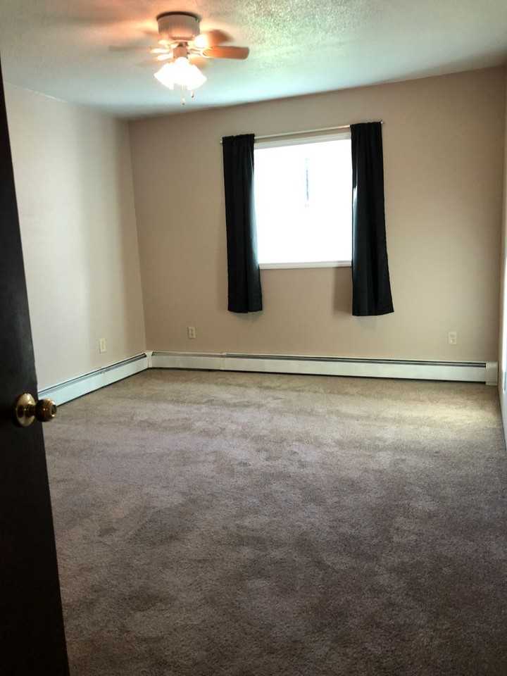 1122 Matthew Circle - Photo 5 of 17