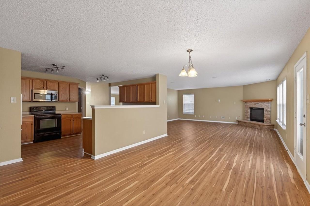 12599 Majestic Way - Photo 7 of 22