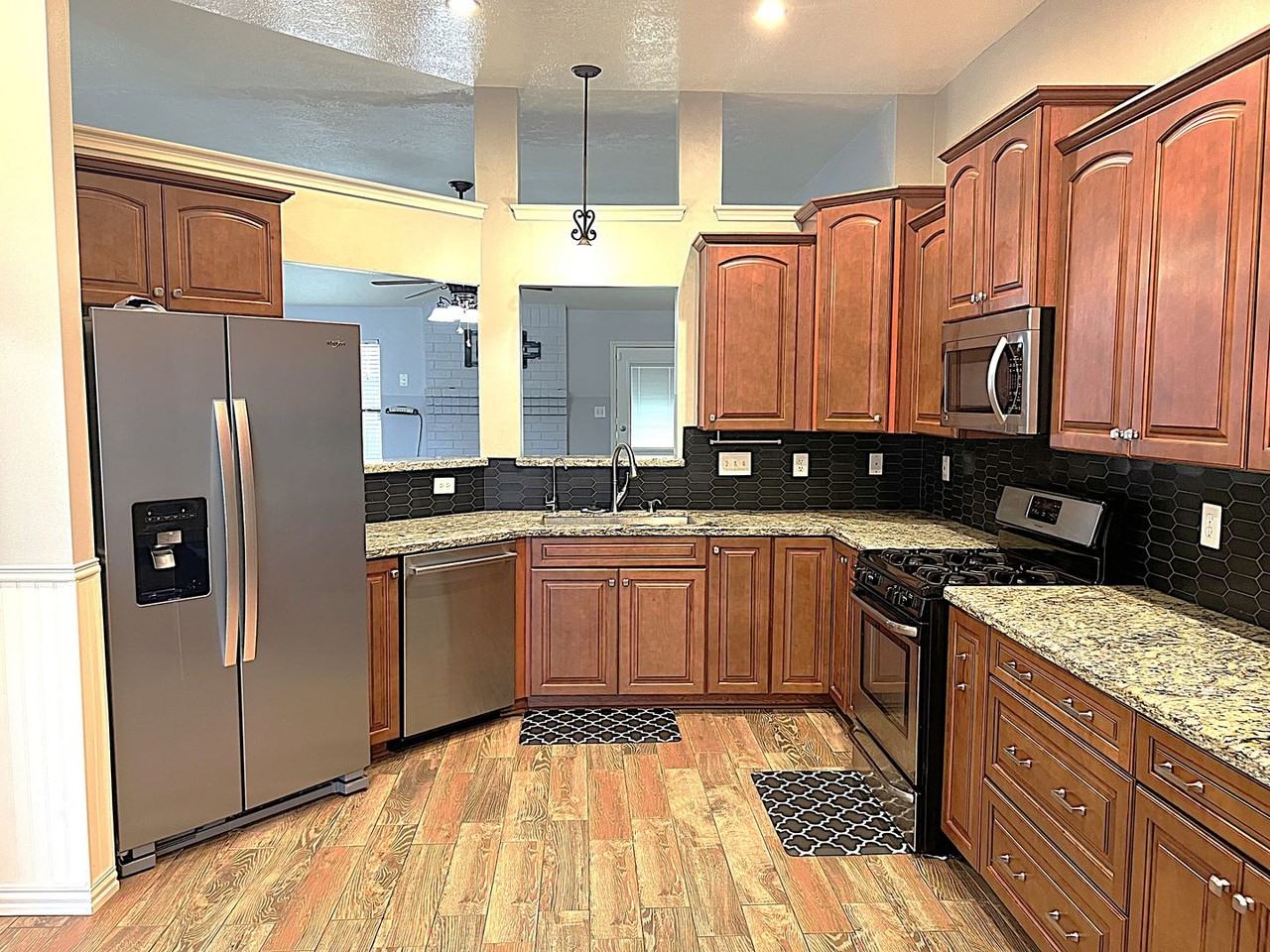 3027 Sandpiper St - Photo 4 of 36