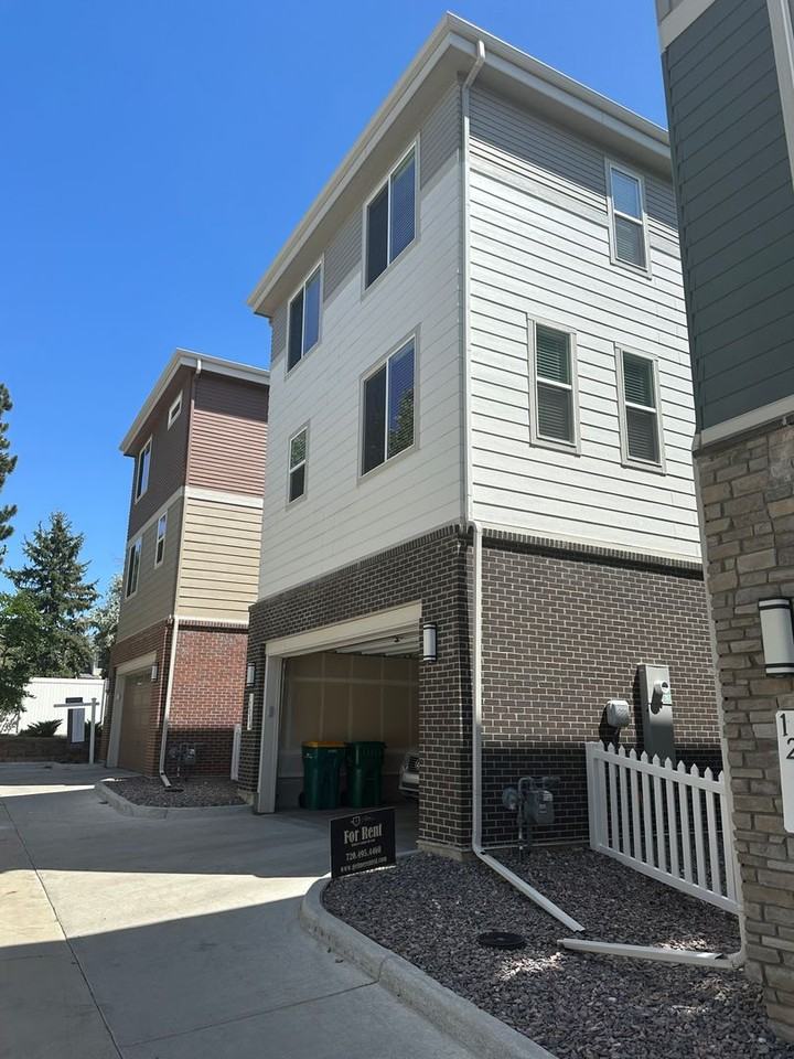 12884 E Dickenson Ave - Photo 2 of 20