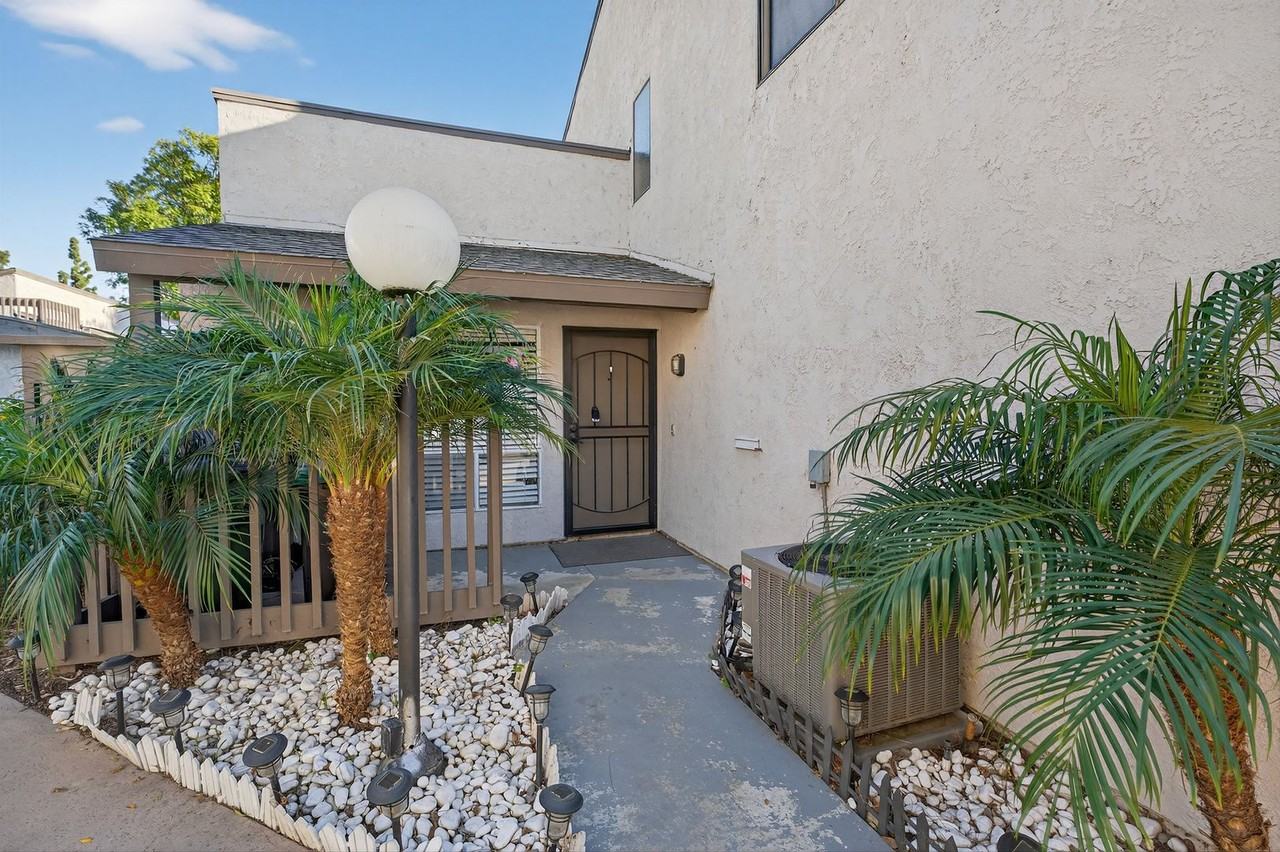 404 N Via Roma - Photo 2 of 32