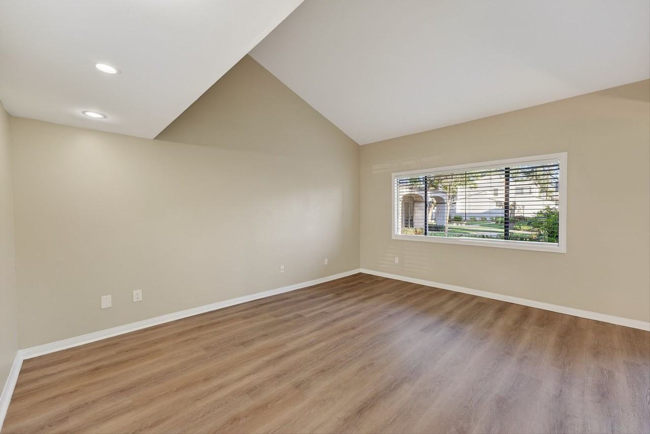 404 N Via Roma - Photo 5 of 32