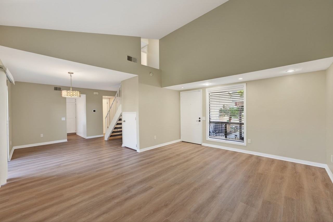 404 N Via Roma - Photo 7 of 32