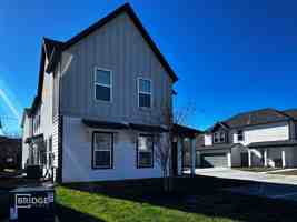 featured image of 325 Huisache St