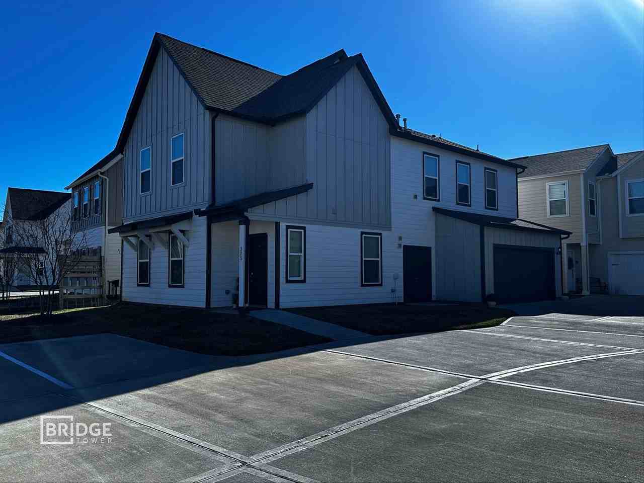 325 Huisache St - Photo 2 of 14