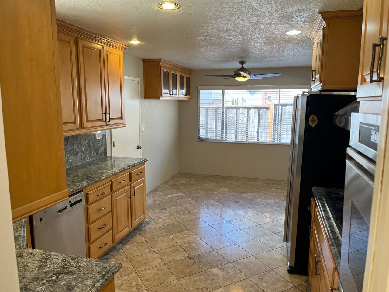 4524 Fieldcrest Dr - Photo 7 of 36