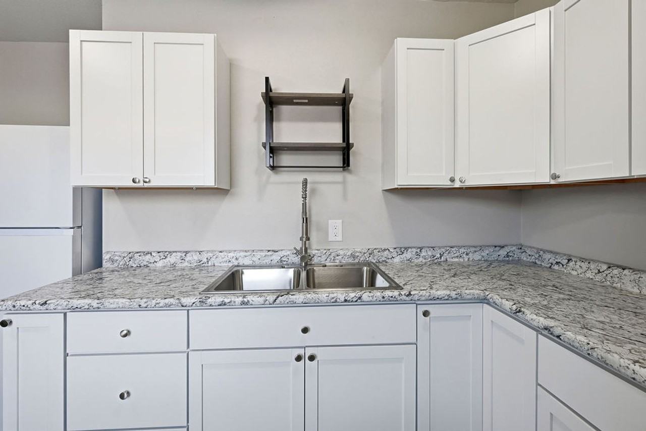 313 Novak St - Photo 6 of 19