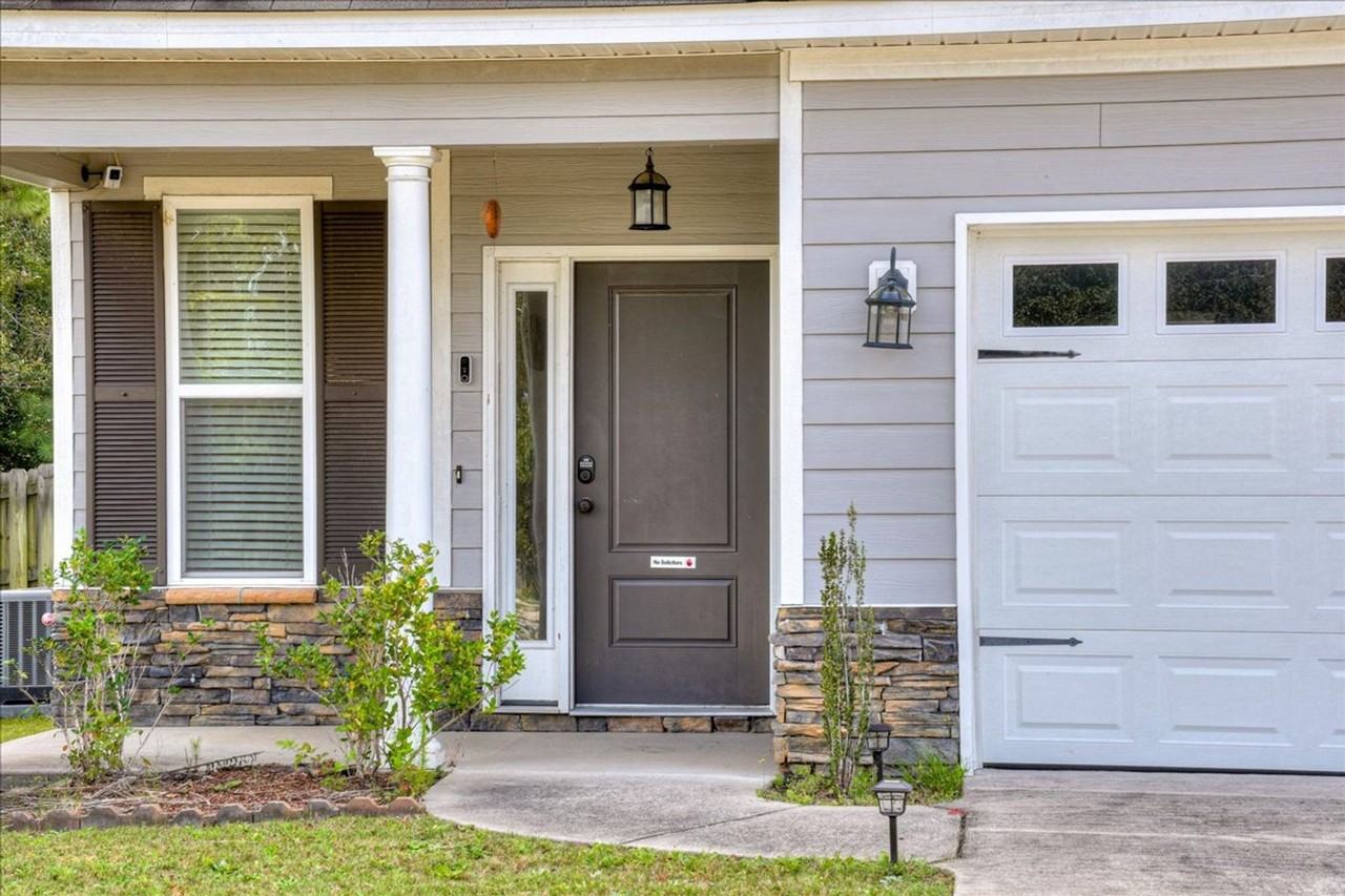 110 Radcliff Dr - Photo 4 of 40