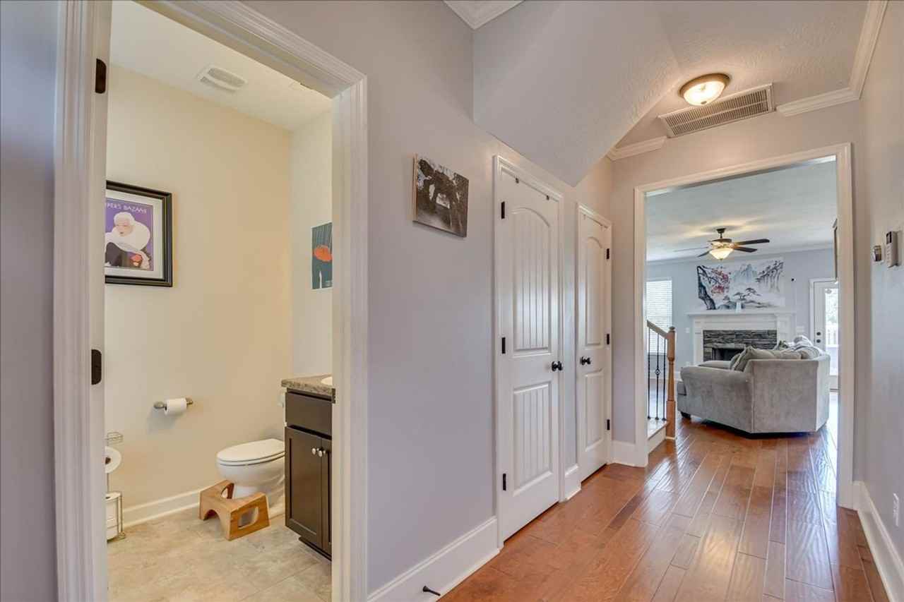 110 Radcliff Dr - Photo 6 of 40