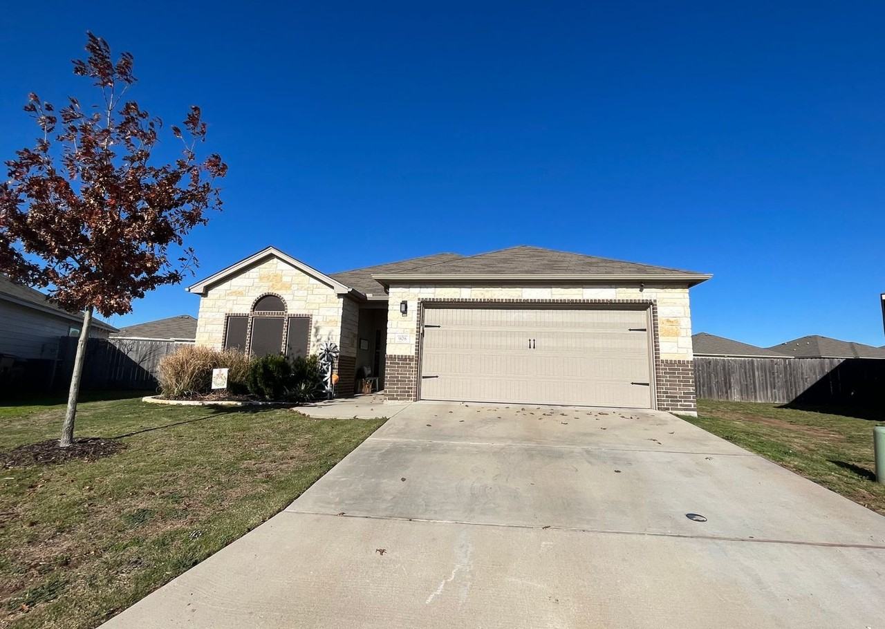 908 Glenhaven - Photo 2 of 13