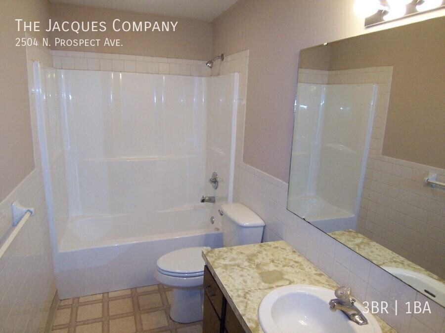 2504 N Prospect Ave - Photo 3 of 10