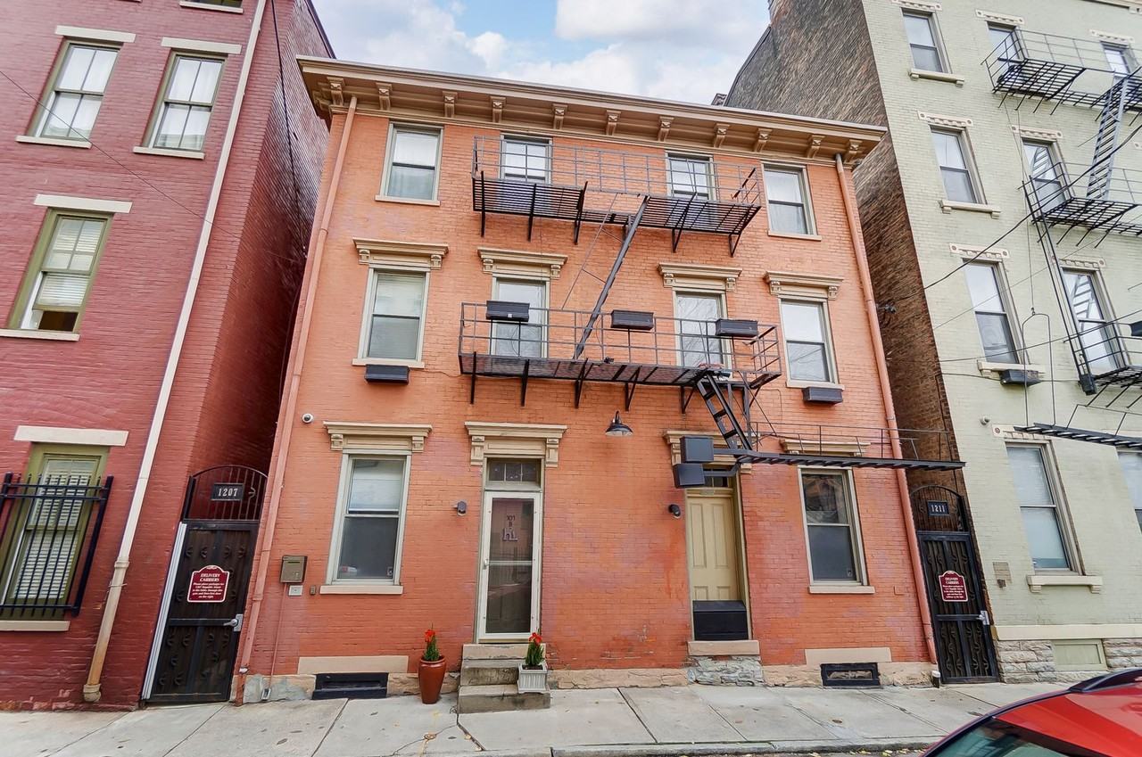 1207 Republic St - Photo 2 of 33