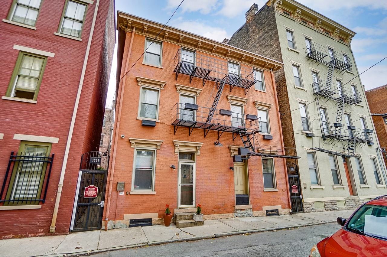 1207 Republic St - Photo 4 of 33