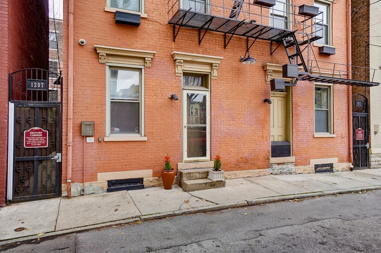 1207 Republic St - Photo 5 of 33