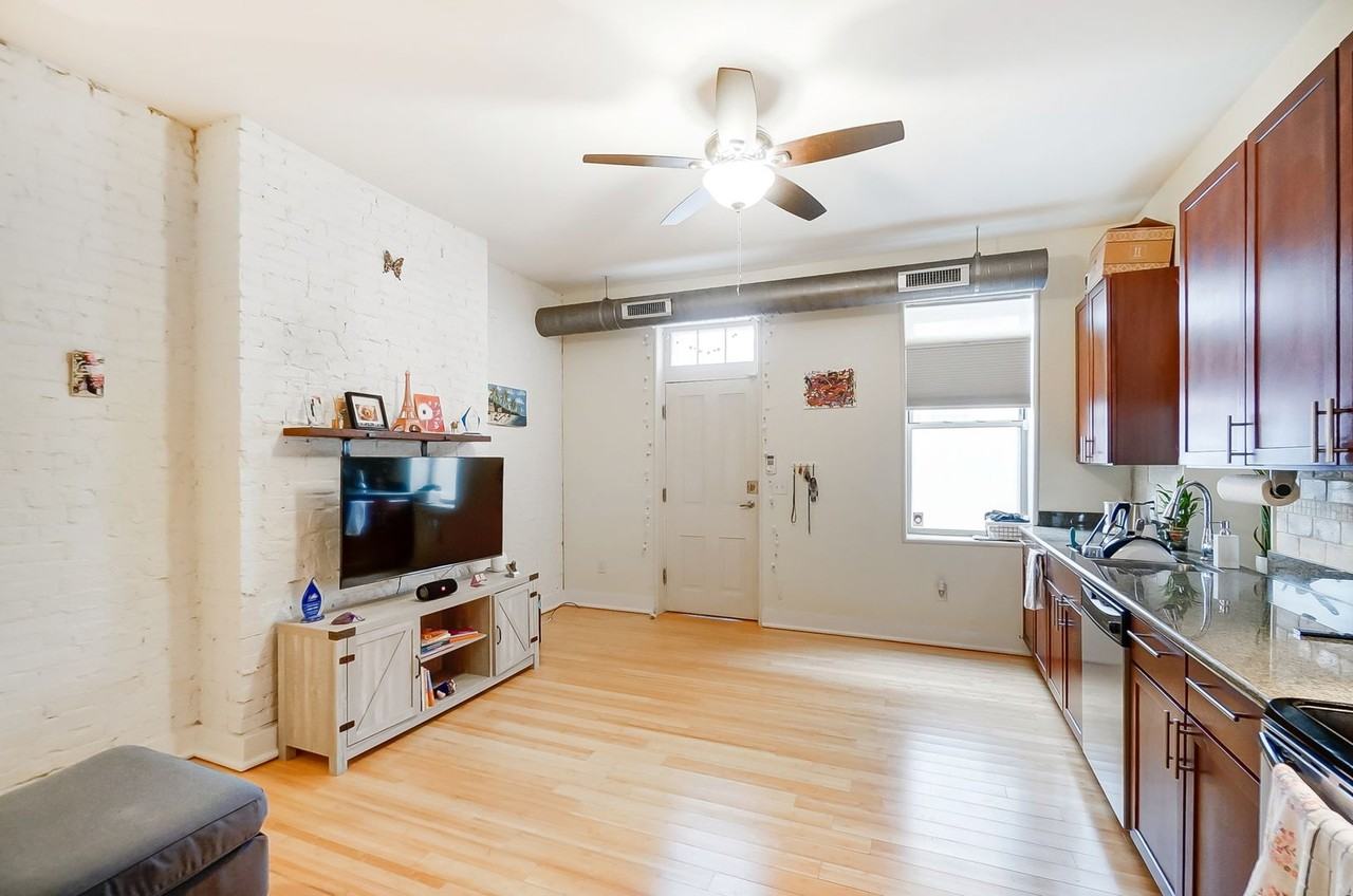 1207 Republic St - Photo 7 of 33