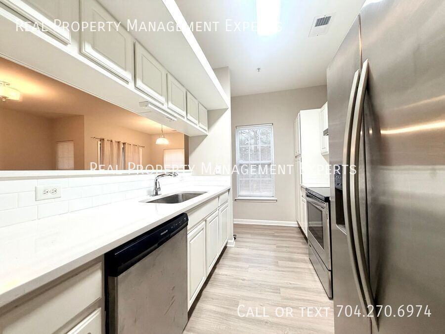 2554 Carya Pond Ln - Photo 2 of 15