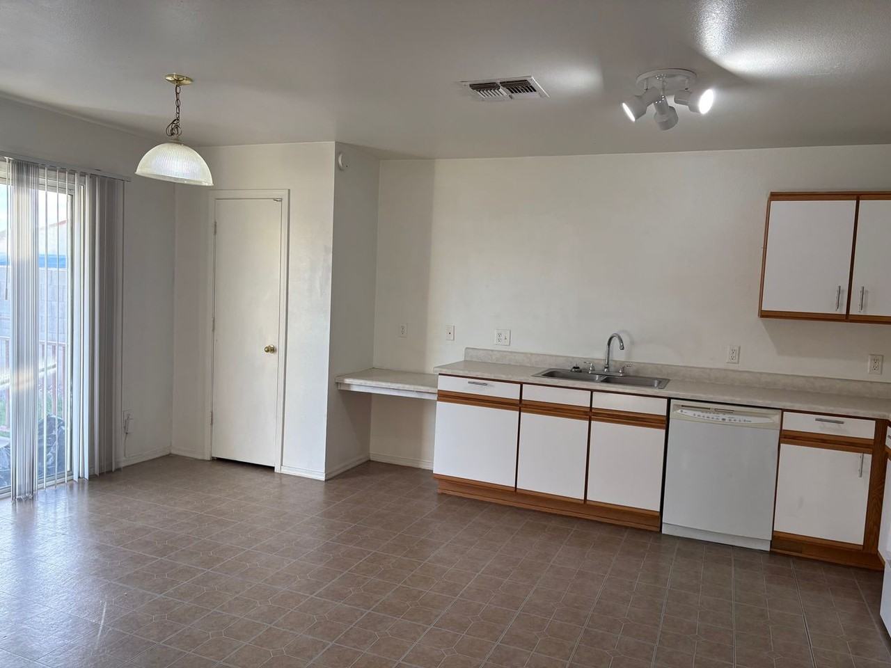 3723 W Exton Ln - Photo 3 of 17