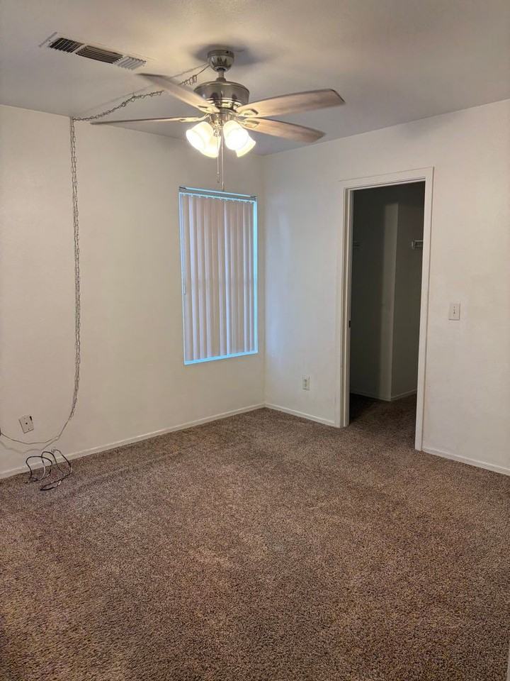 3723 W Exton Ln - Photo 5 of 17