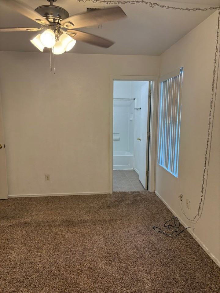 3723 W Exton Ln - Photo 6 of 17