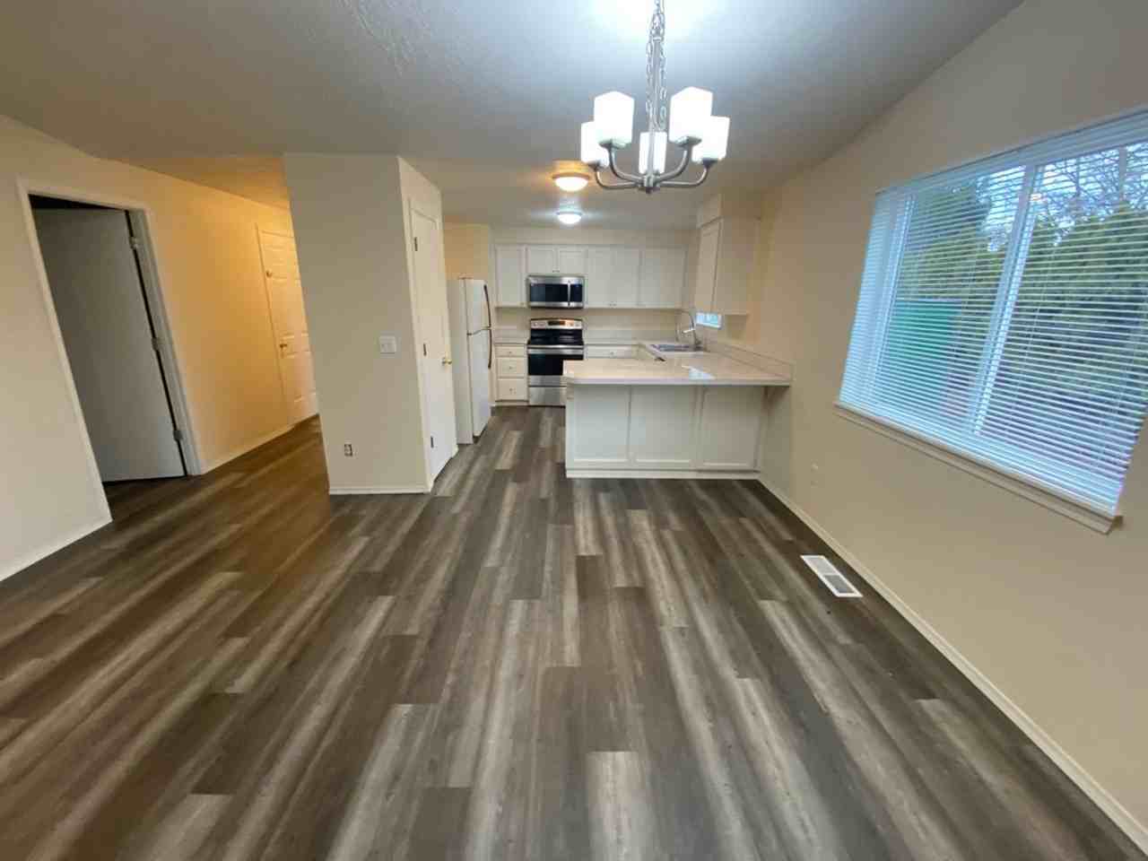 4305 San Francisco Dr Ne - Photo 6 of 11