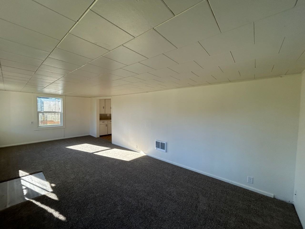 2725 48th Ave - Photo 2 of 13