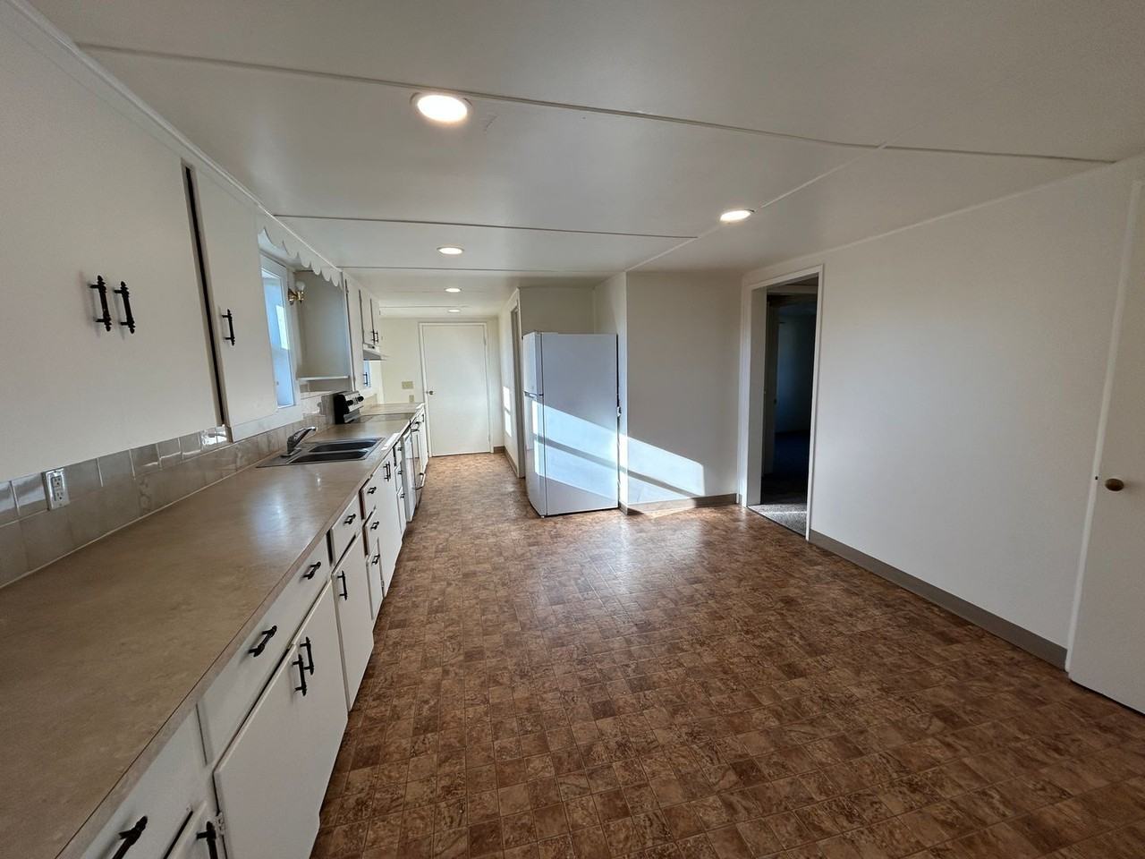 2725 48th Ave - Photo 5 of 13