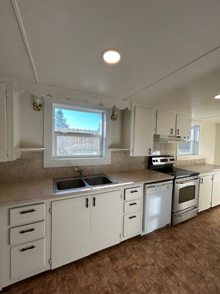 2725 48th Ave - Photo 6 of 13