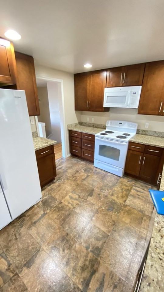 1801 S 261st Pl - Photo 5 of 17