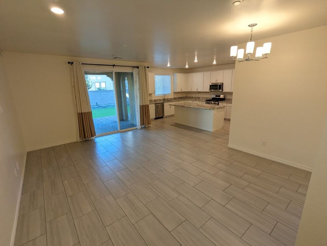 1310 Ossa St - Photo 3 of 36