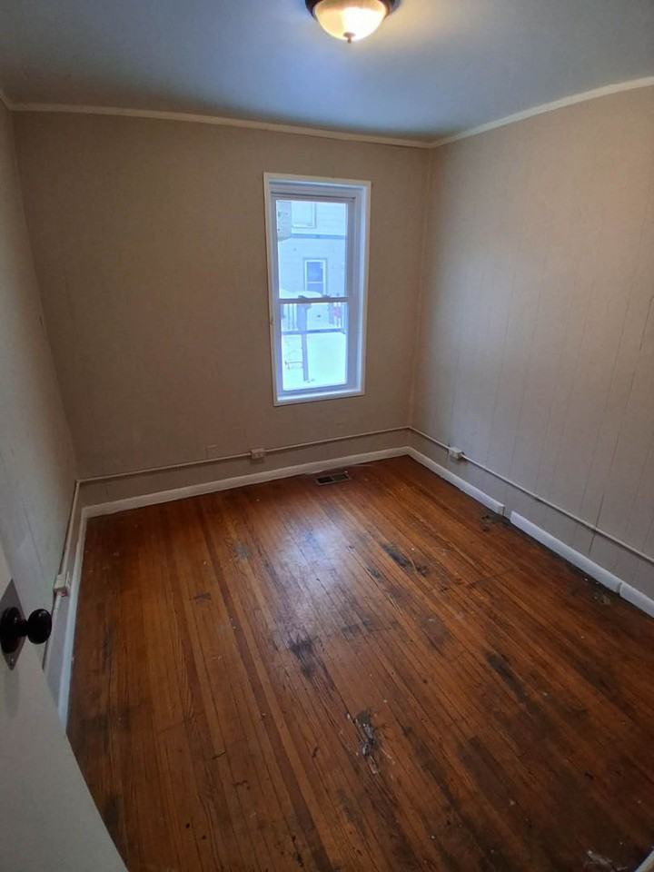 8 Pulaski Street - Photo 3 of 12