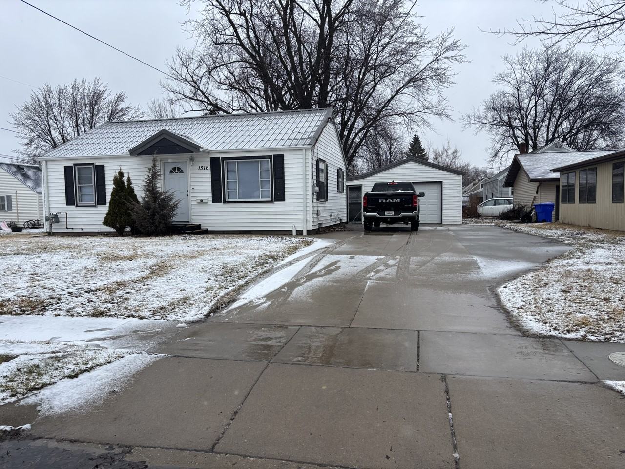 1516 E Pauline St #NA - Photo 2 of 11