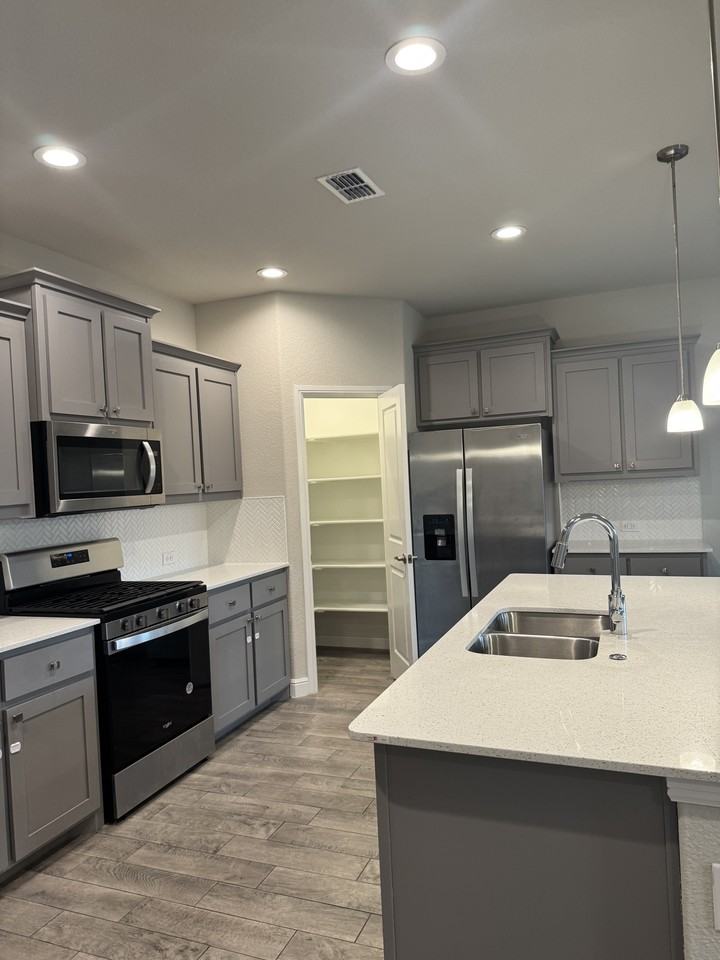 848 Finchley Dr #NA - Photo 2 of 23