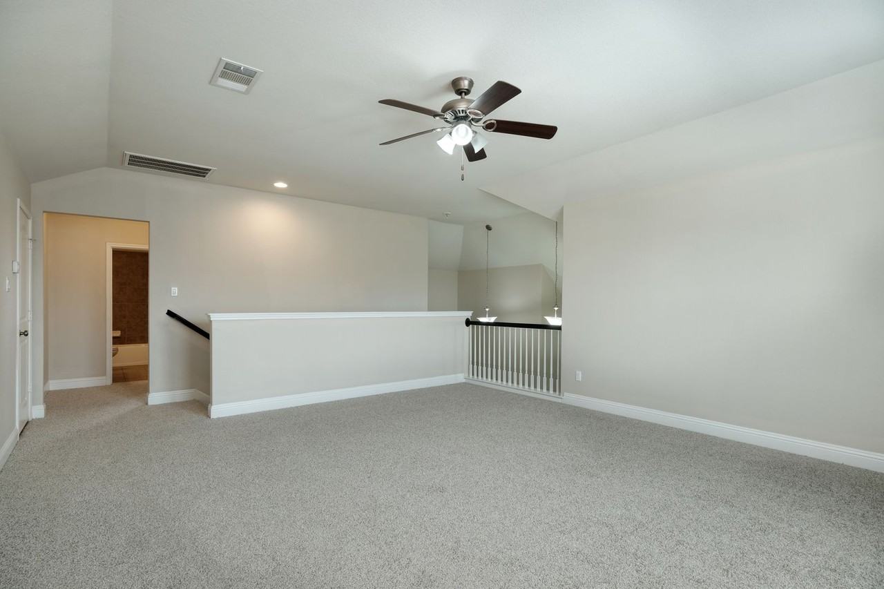 1804 Elaina Loop - Photo 6 of 12