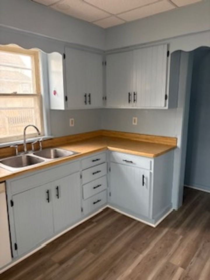 1019 W 5th St - Photo 3 of 13