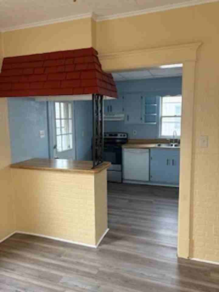 1019 W 5th St - Photo 5 of 13