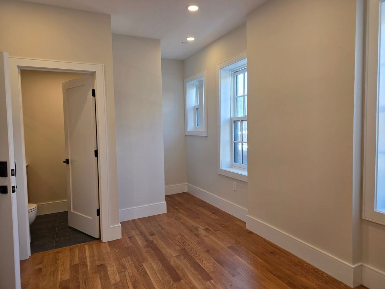 18D Winchester St - Photo 4 of 15