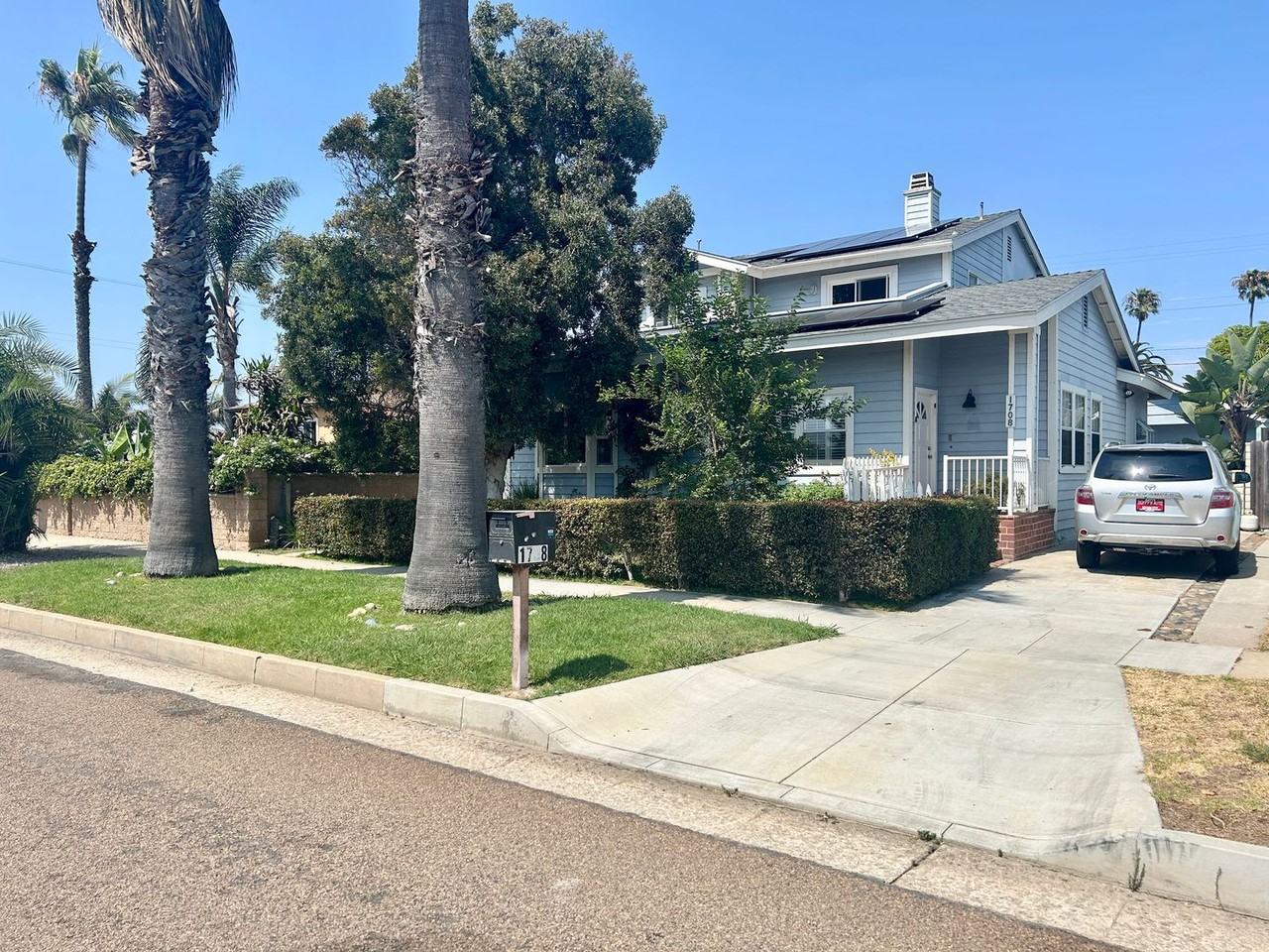 1708 Broadway - Photo 3 of 50