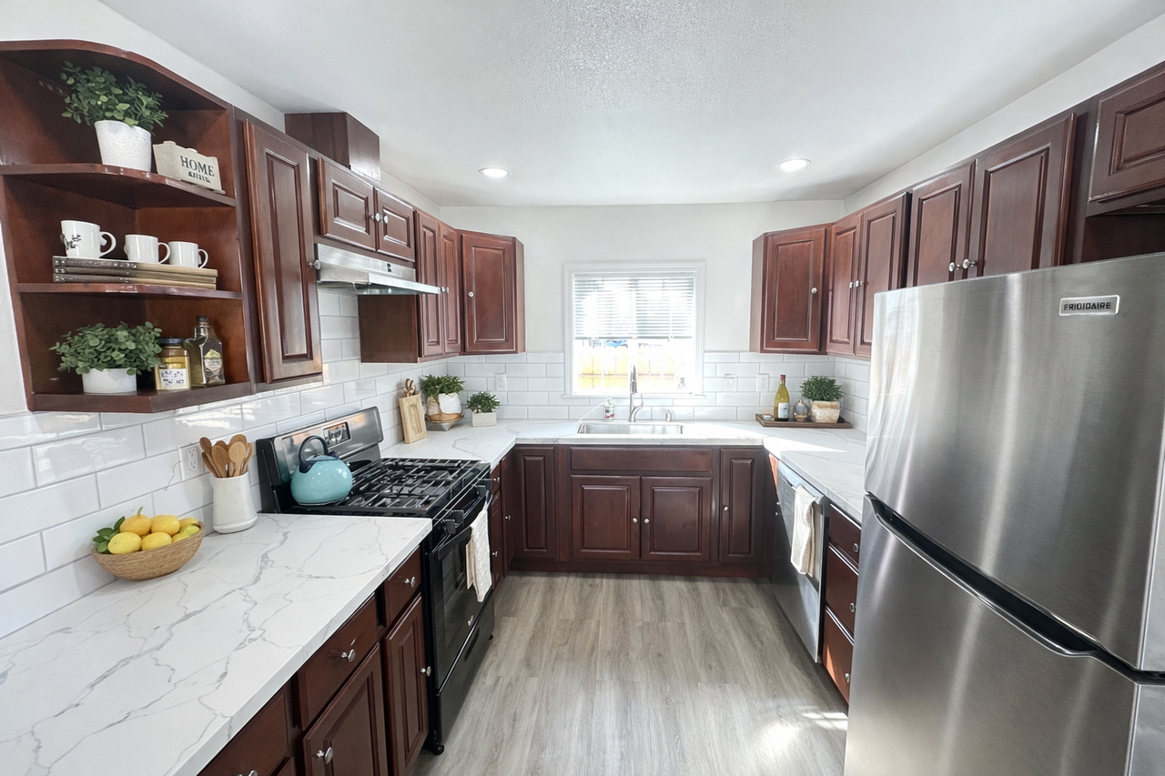 Ready For Move In! ~Amazing and Newly Renovated 2 Beds 1 Bath - Photo 2 of 50